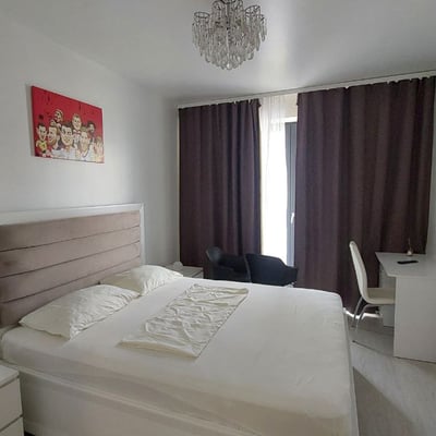 Аренда комфортных 3-комнатных апартаментов с отдельной кухней, 100 м², Мамаия, Констанца, Румыния